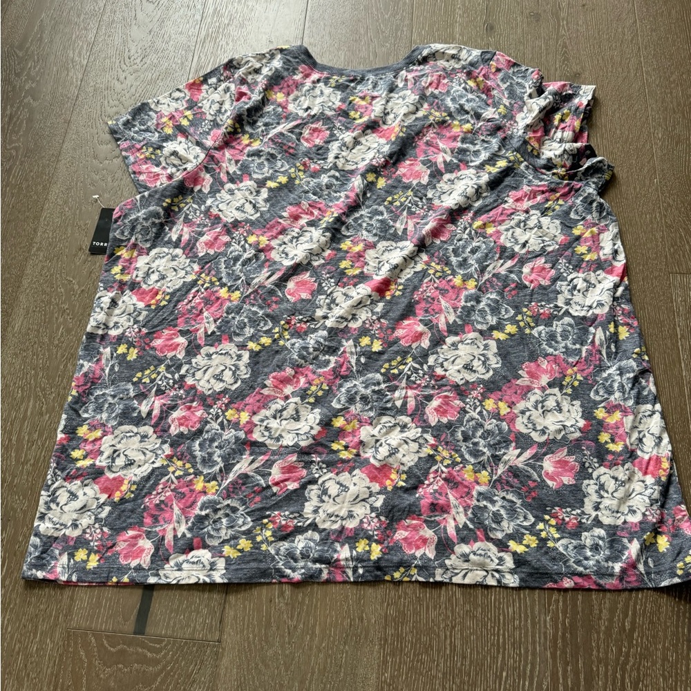 Torrid Navy floral vintage tee - Picture 4 of 4